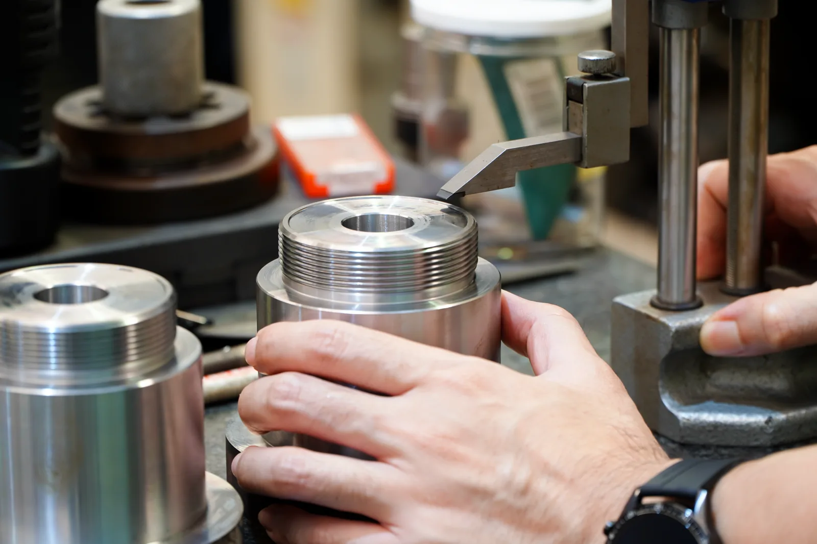 Hiệu chuẩn và kiểm tra kích thước bằng thước đo cao — dimensional calibration and inspection with a height gauge